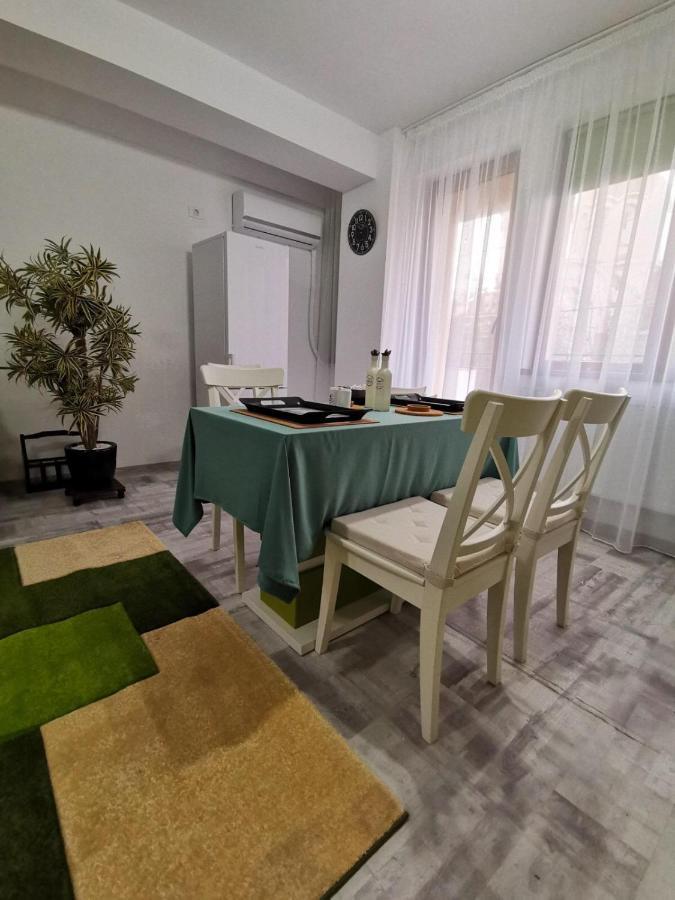 Green Apartment- Brilliant Apartments Constanta Exterior photo